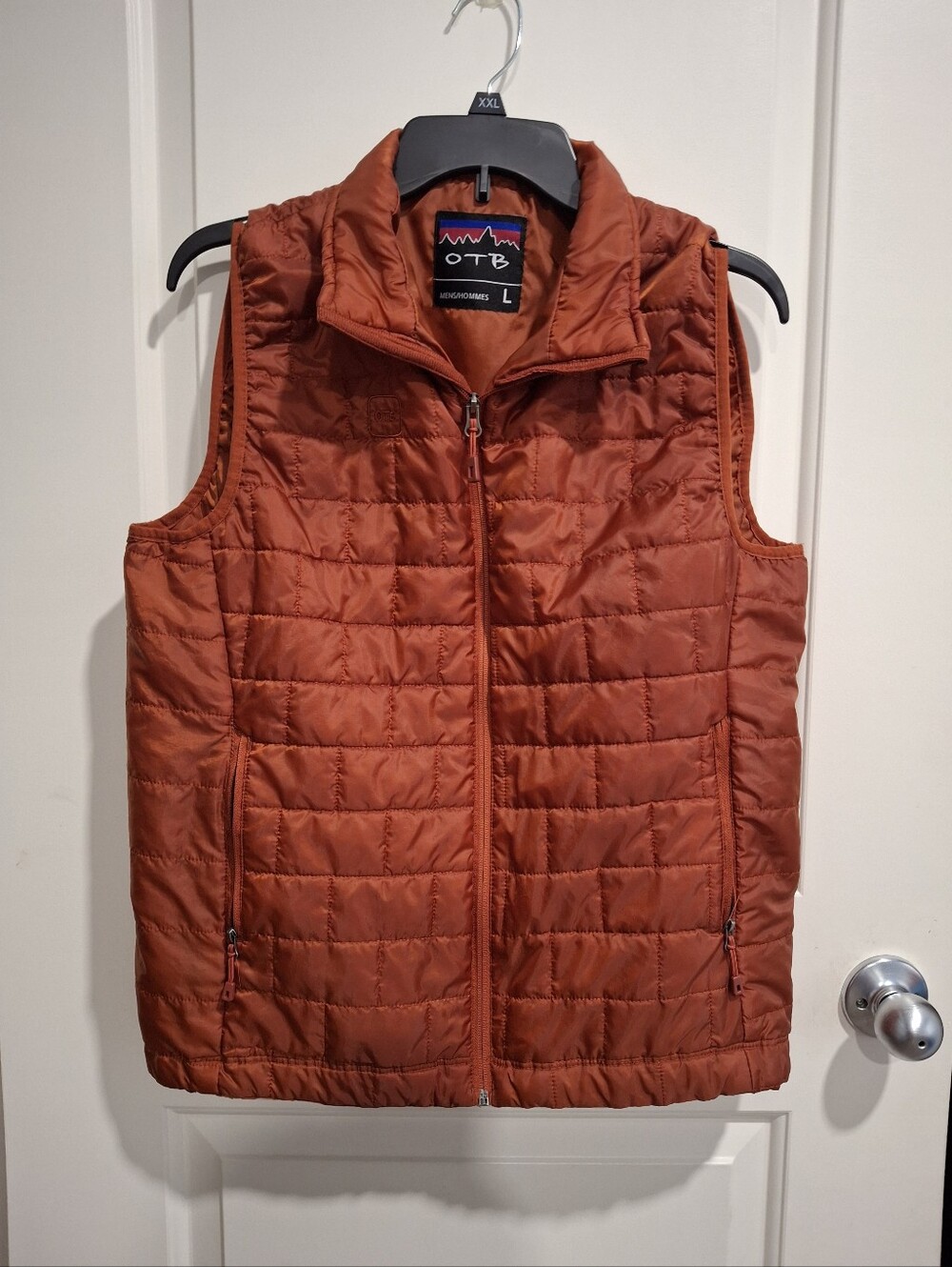 OTB Mens Quilted Puffer Vest in Rust Zip Size Large